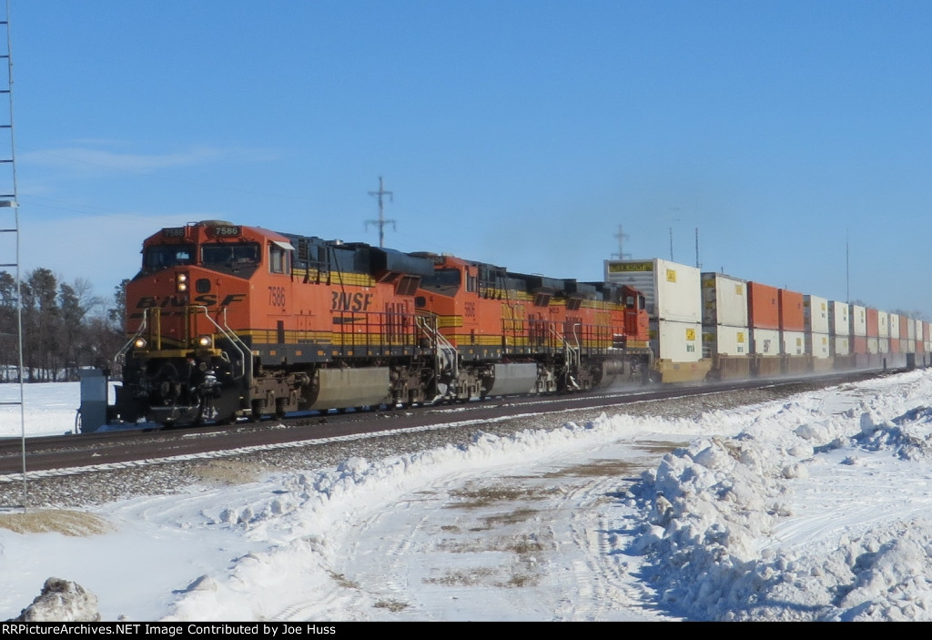 BNSF 7586 West